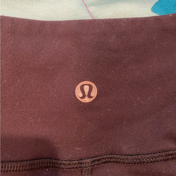Lululemon leggings size 4 - Picture 4 of 4